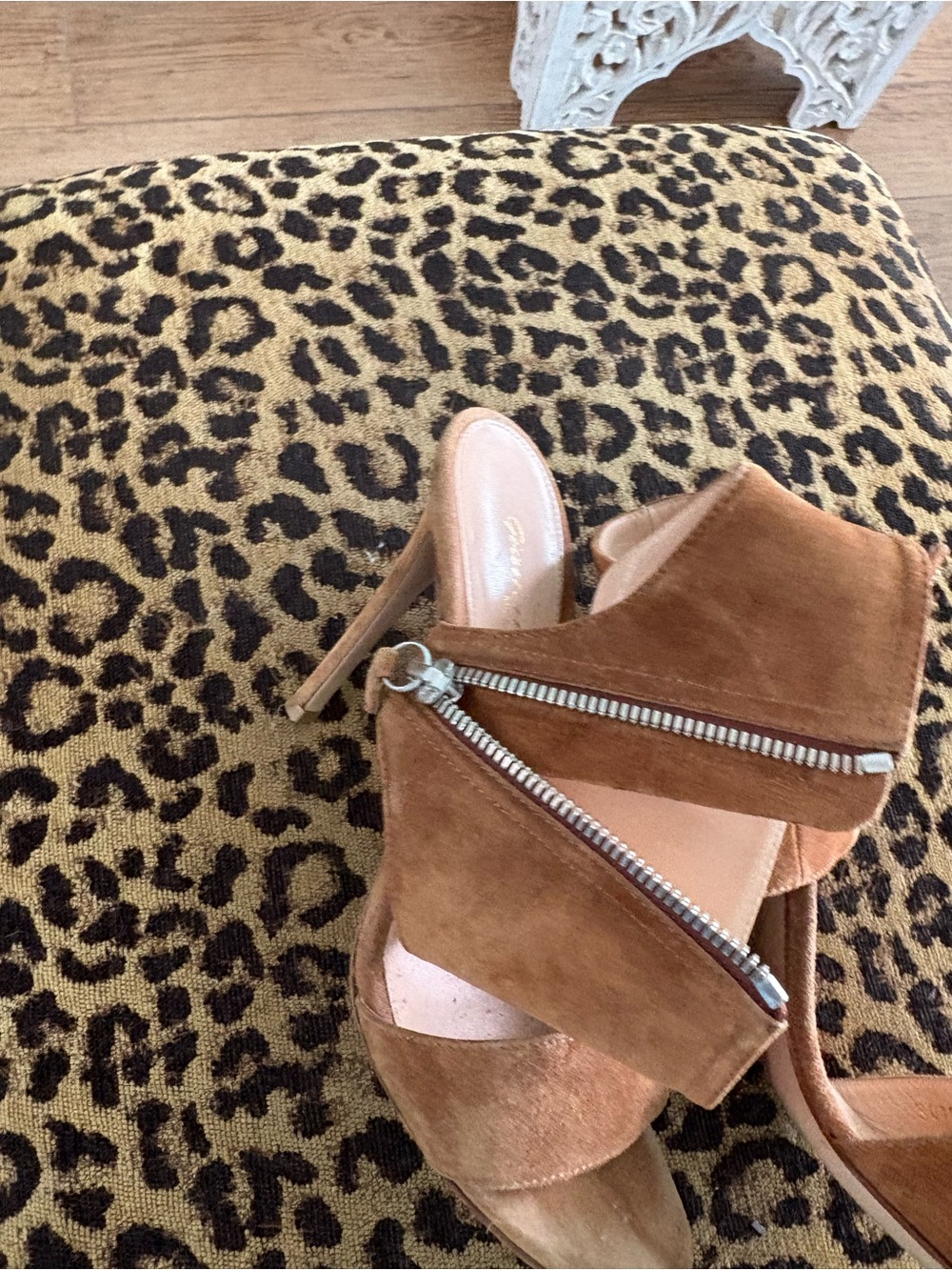 Gianvito Rossi Tan Suede 4 inch Heel Sandals with Zip Accent -6.5 - Picture 3 of 10